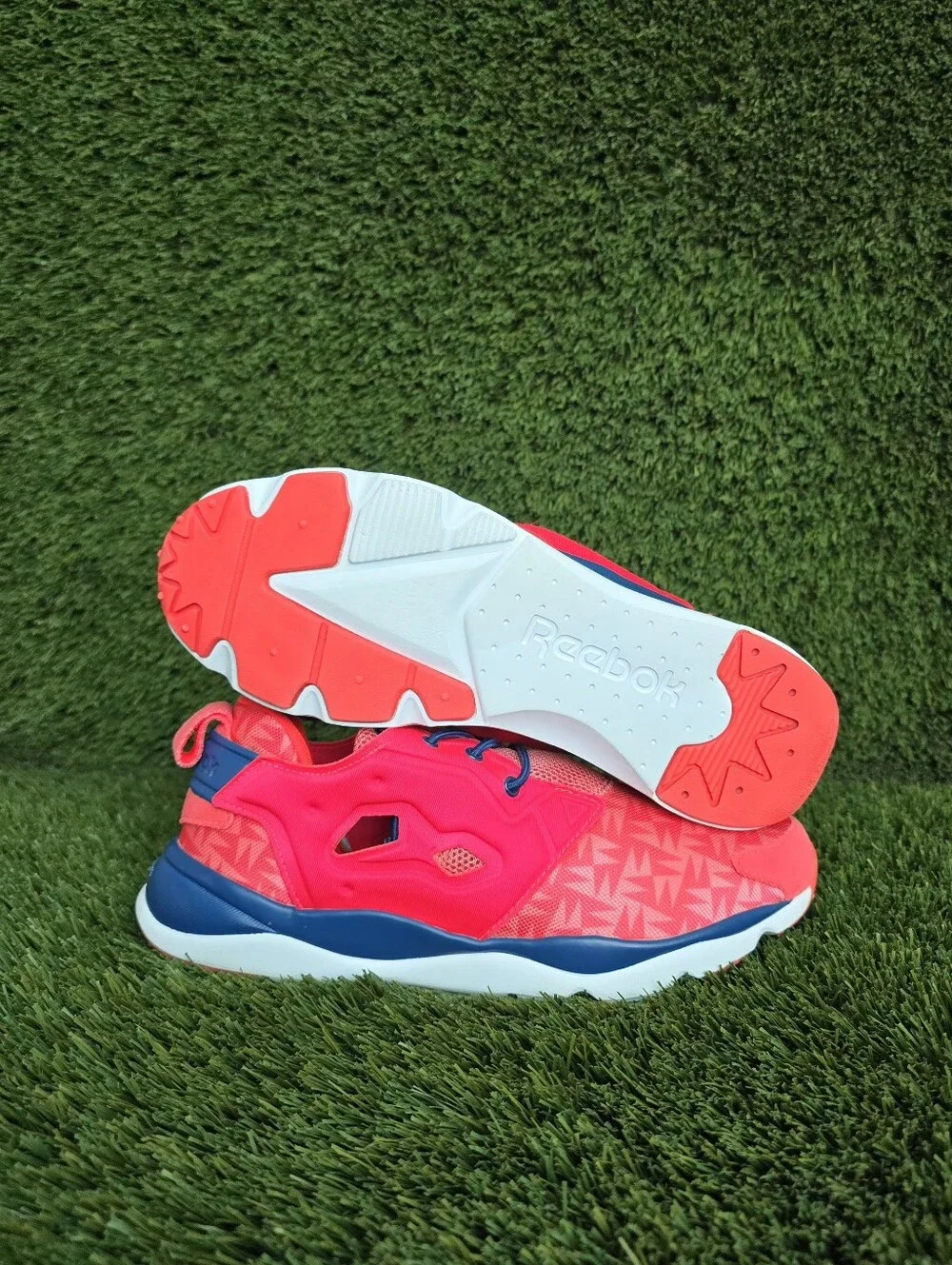 Reebok Classic Furylite Great Sneakers